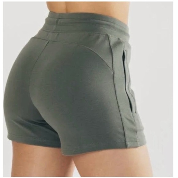Alphalete Womens Green Essential Core Shorts, XS - Picture 5 of 9